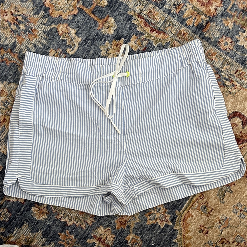 Vineyard Vines Women's Gray Striped Athletic Shorts